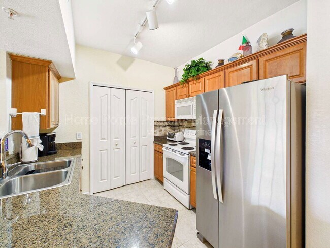 Building Photo - 12960 Positano Cir