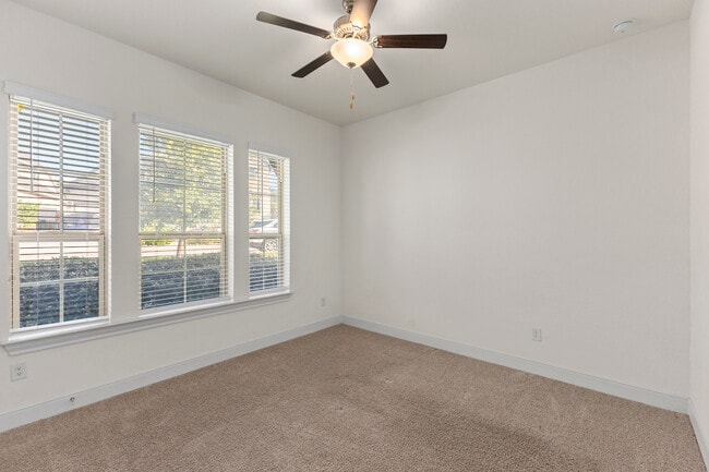 Building Photo - 3839 Balentine
