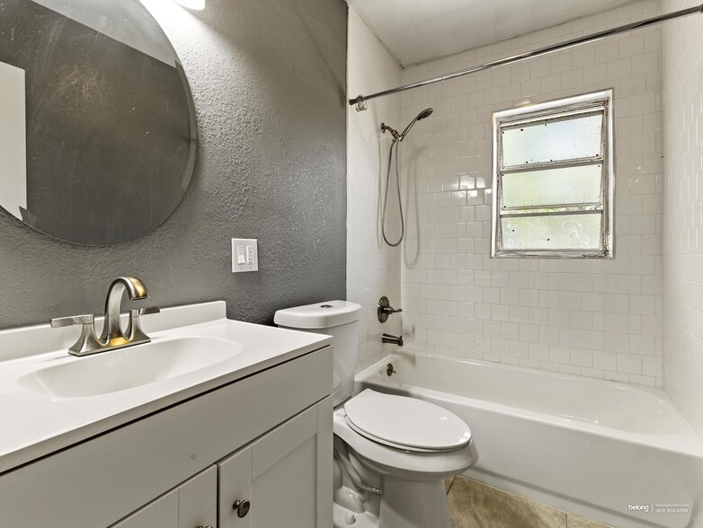 Building Photo - 2796 Nautilus Dr