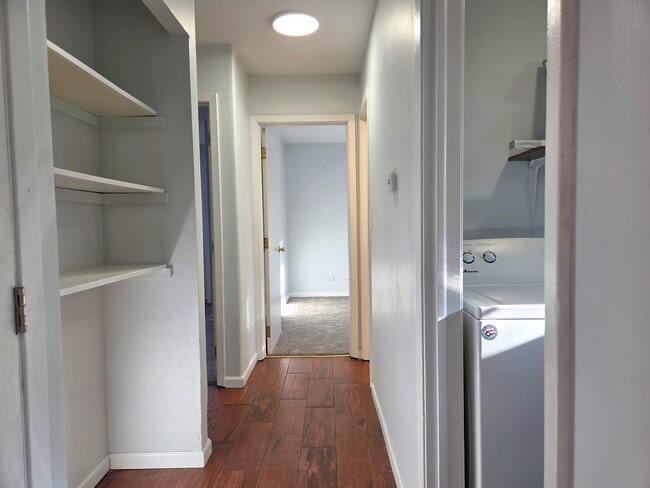 Building Photo - 331 Lawn Terrace