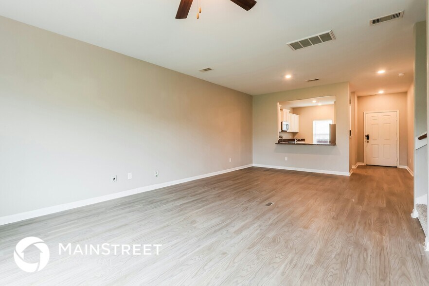 Building Photo - 23018 Bellini Dr