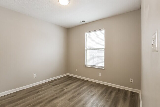 Building Photo - 1205 Turnbury Ln