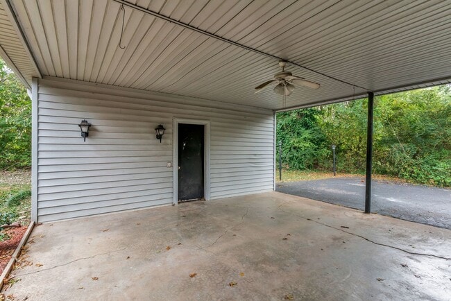 Building Photo - Renovated 4 Bed/ 2 Bath plus office in Mad...