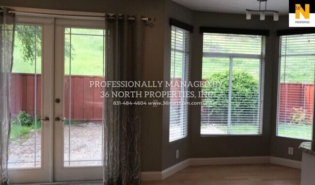 Building Photo - Las Palmas Home For Rent