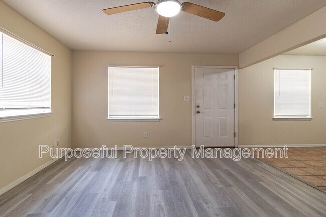 Building Photo - 518 N Ponca Ave