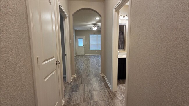 Building Photo - 28056 Rocky Heights Dr