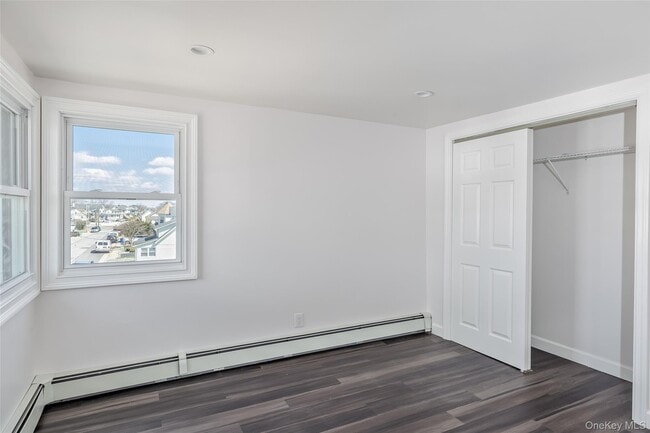 Building Photo - 33 Dock Dr