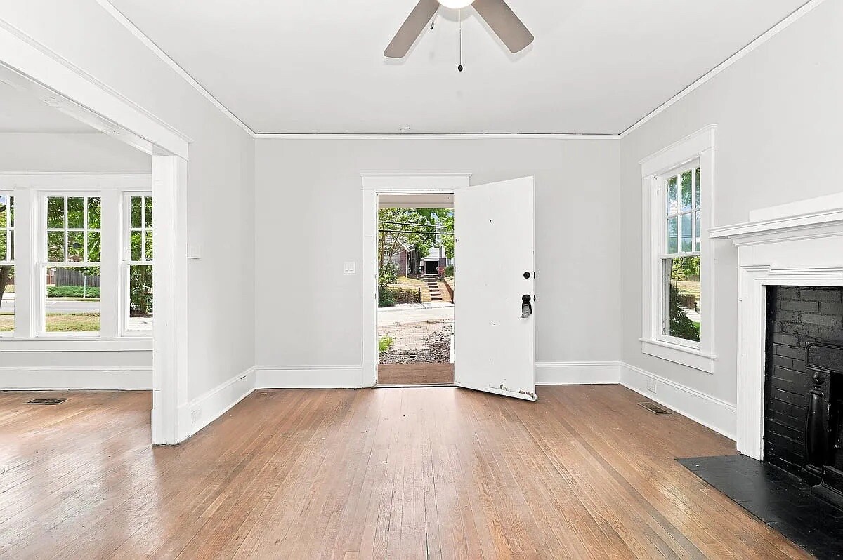 Building Photo - Room in Single Family Home on Walker Ave