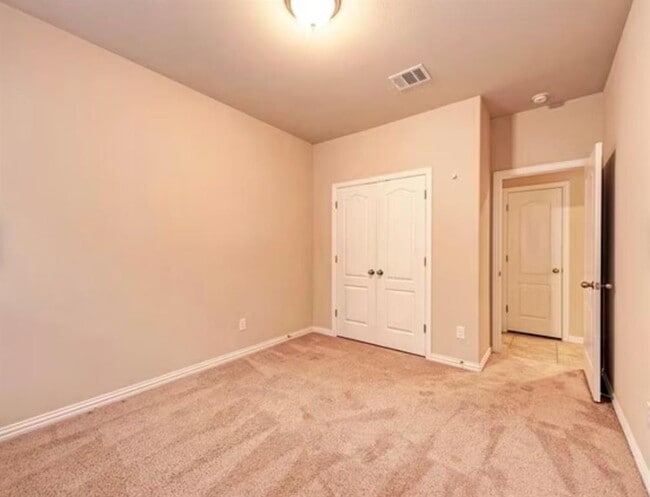 Building Photo - 2468 Millbrook Loop