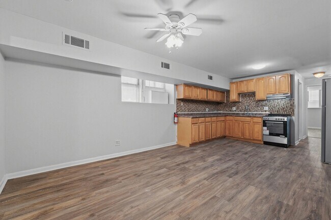 Building Photo - 761 Avenue A