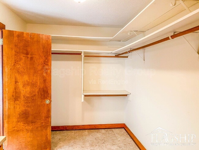 Building Photo - 1228 Forest Acres Dr