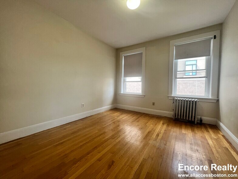 Building Photo - 1191 Boylston St