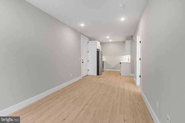 Building Photo - 1144 Frankford Ave