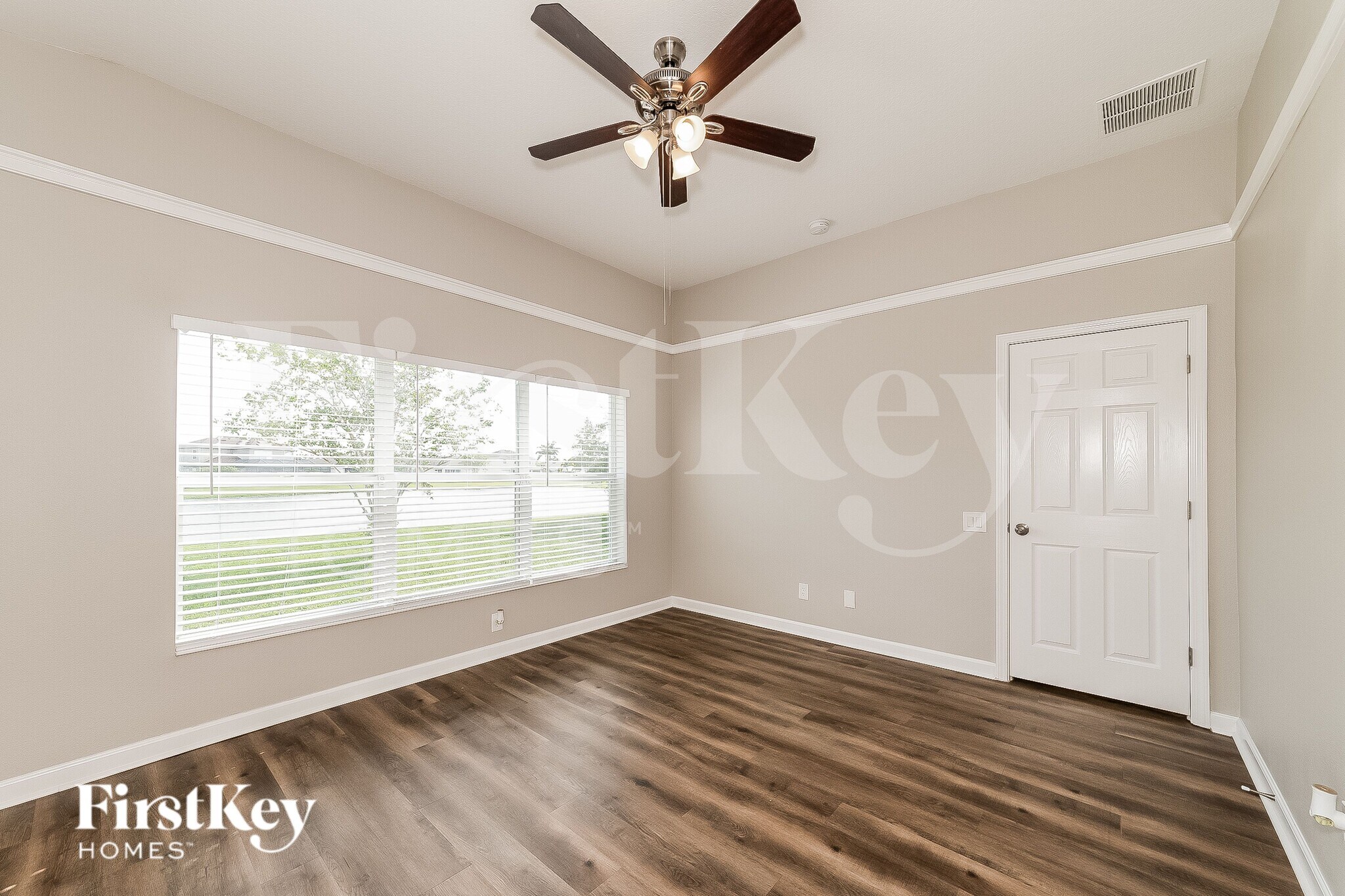 Building Photo - 5825 100th Ave E