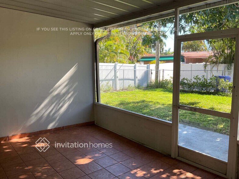 Building Photo - 946 Johnson St