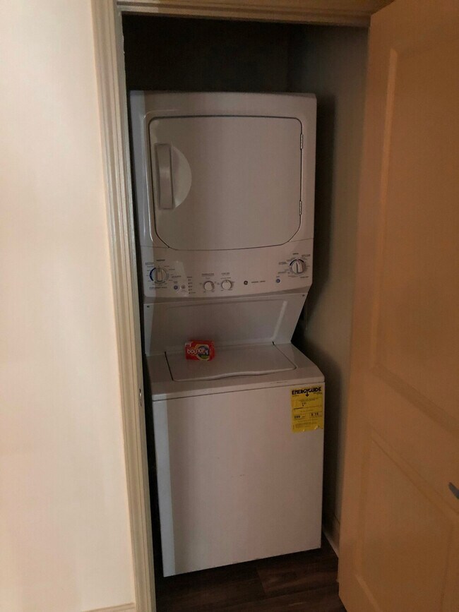 Building Photo - 721 Gov Morrison St