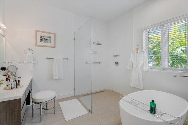 Building Photo - 10175 SW 75th Pl