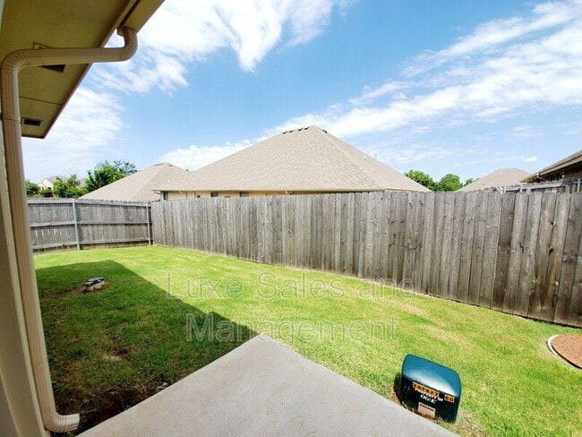 Building Photo - 11211 NW 114th St