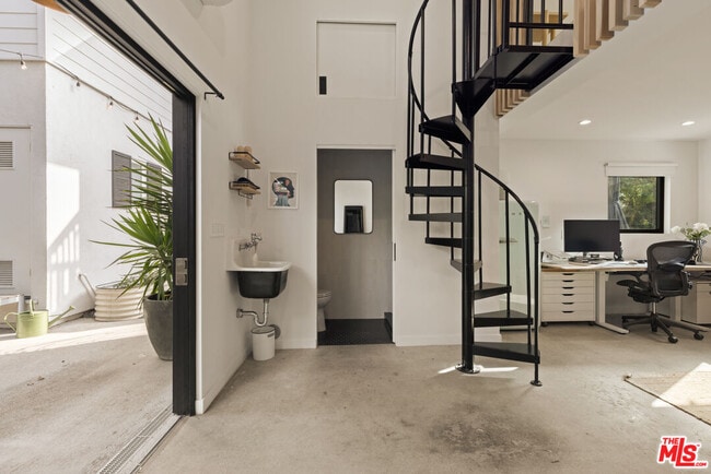 Building Photo - 3579 Ocean View Ave