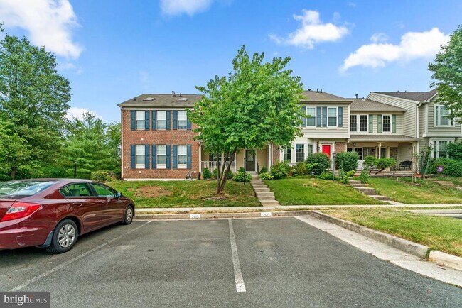 Building Photo - 6008 Bingley Rd