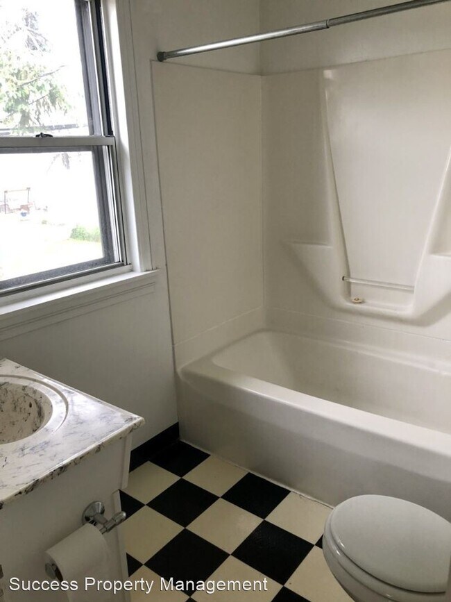 Building Photo - 2 br, 1 bath House - 2512 Drexel Avenue