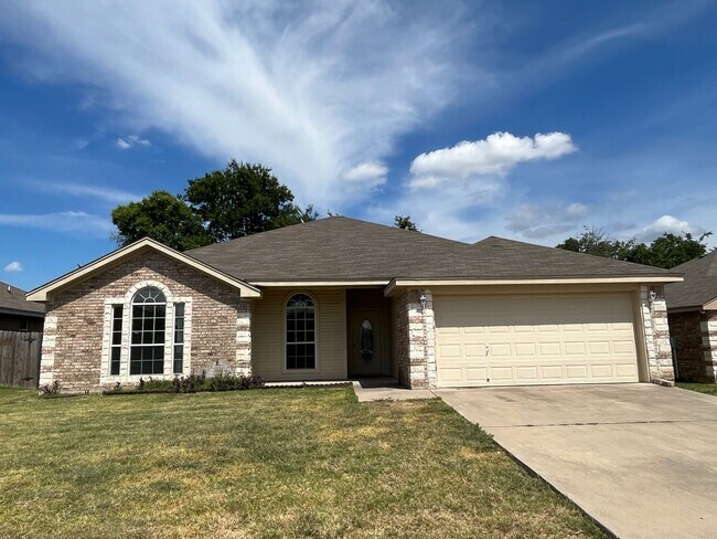Primary Photo - Beautiful Home in Great Location