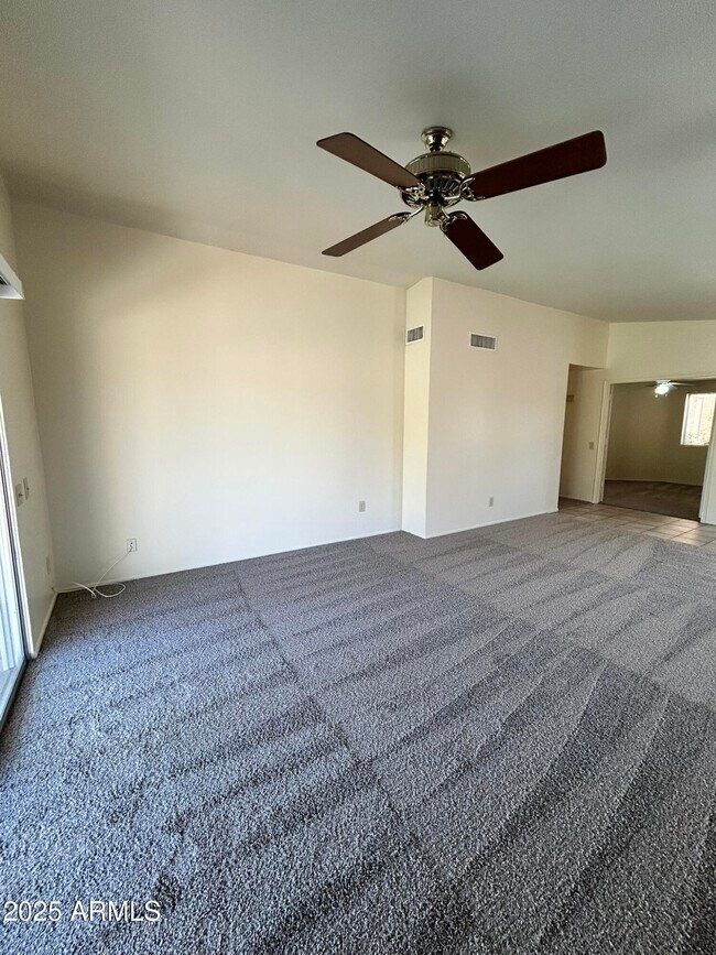 Building Photo - 2120 N Yucca Ct