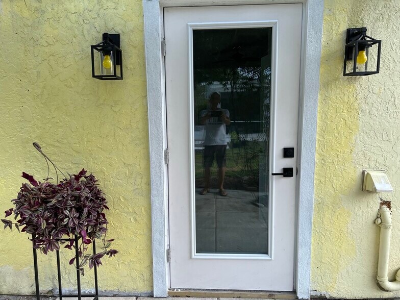 Entrance - 15888 118th Trl N