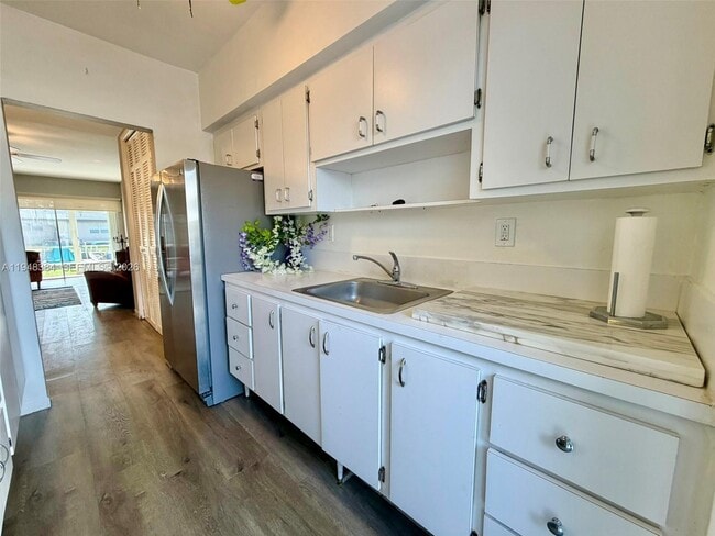 Building Photo - 13105 Ixora Ct