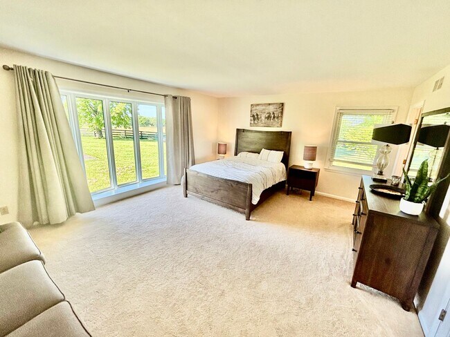 Building Photo - Escape to Luxury: Your Private Oasis on a ...