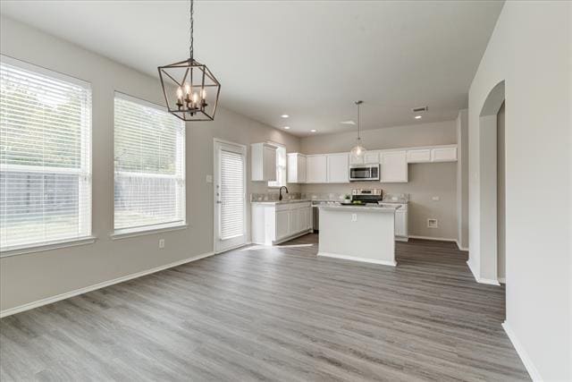 Building Photo - 1413 Ravenwood Dr