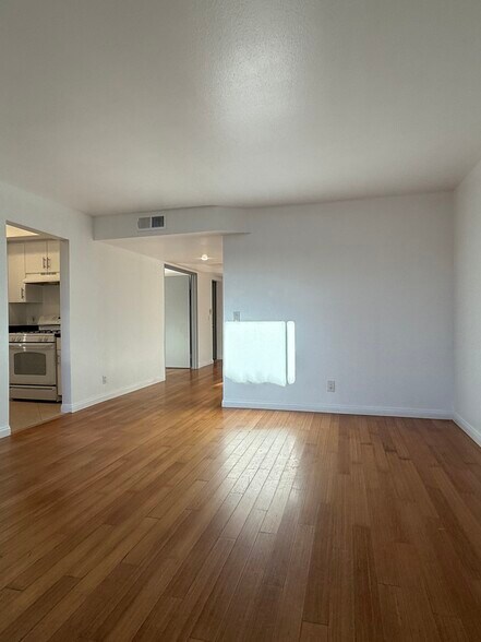 Building Photo - 7826 Topanga Canyon Blvd
