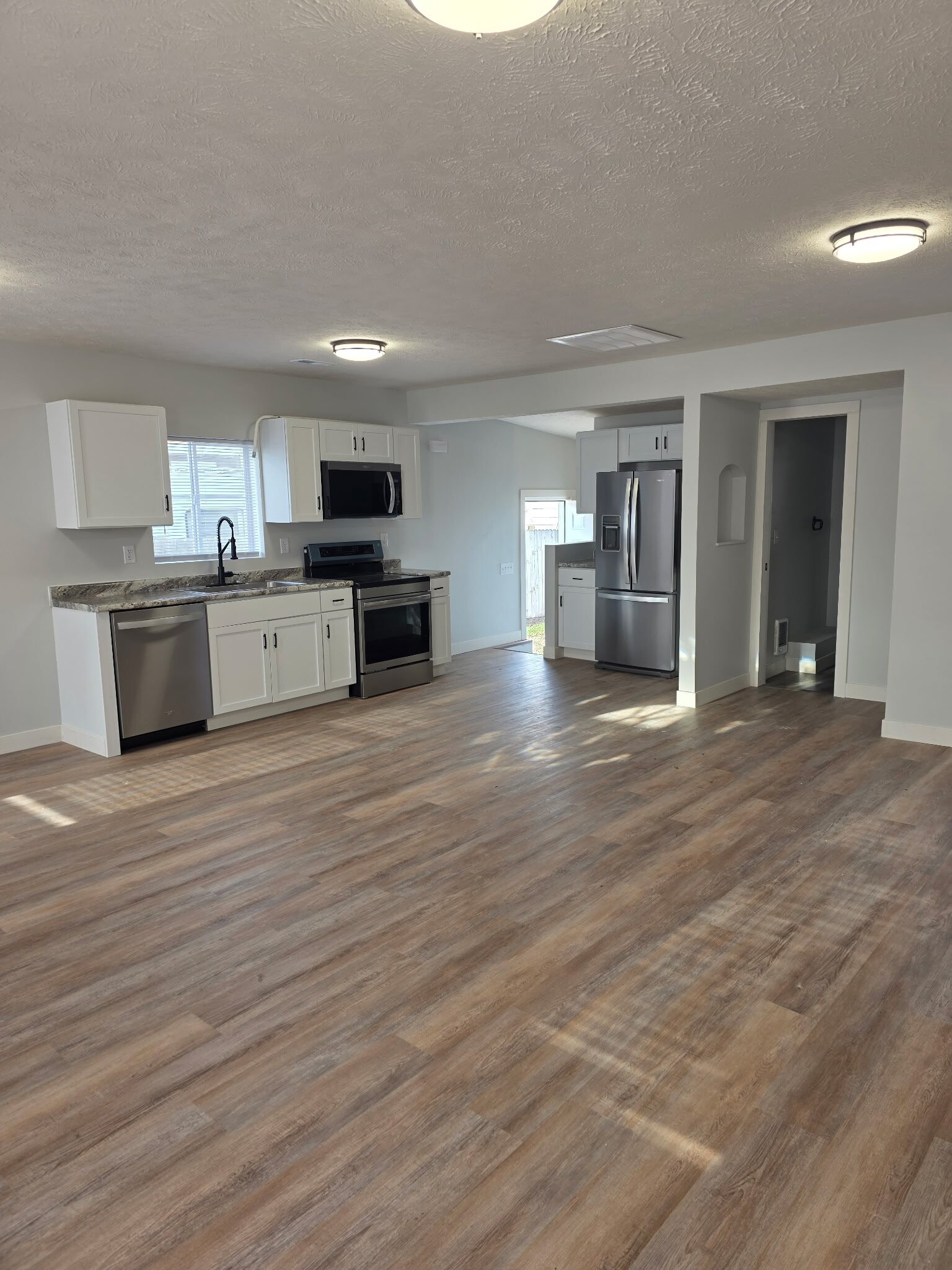 Building Photo - 2025 N 31st St