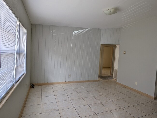 Building Photo - 1710 Rose Blvd