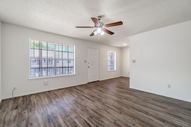 Building Photo - 2020 Baldwin St