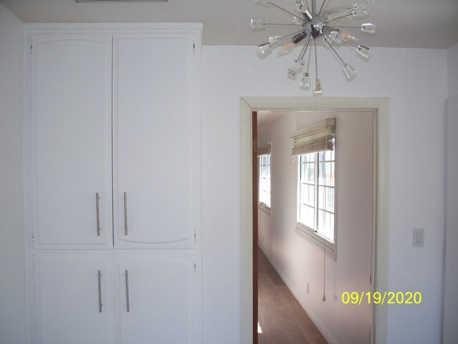 Building Photo - 7339 W 91st St