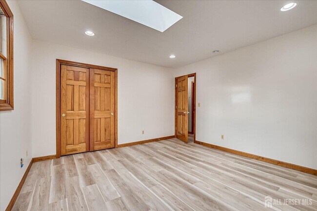 Building Photo - 23 Cardownie St