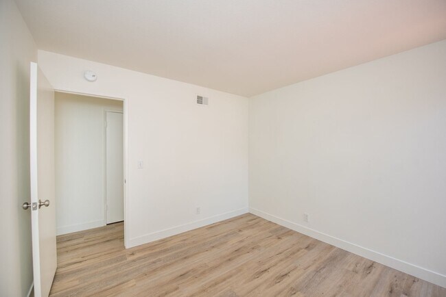 Building Photo - COSTA MESA: 3 Bedroom Single Story Home with a Pool