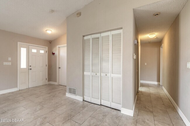 Building Photo - 10 Cormorant Ct