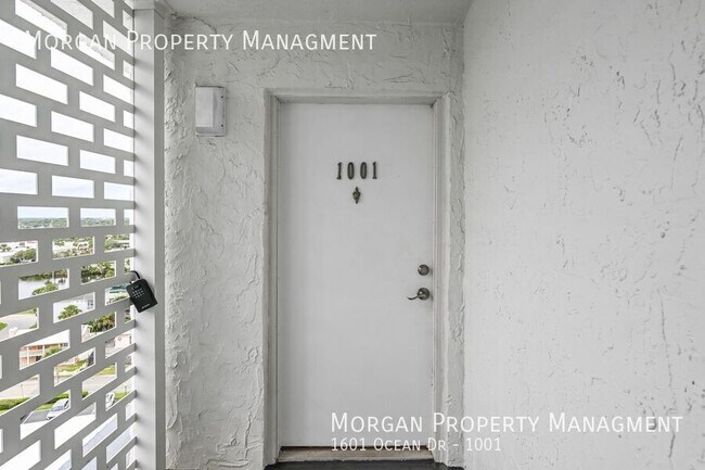 Building Photo - 1601 Ocean Dr S