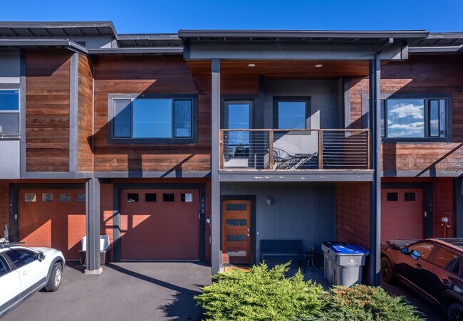 Building Photo - 1121 Hull St