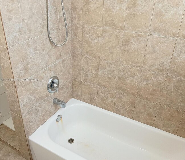 Building Photo - 2346 SW 20th St