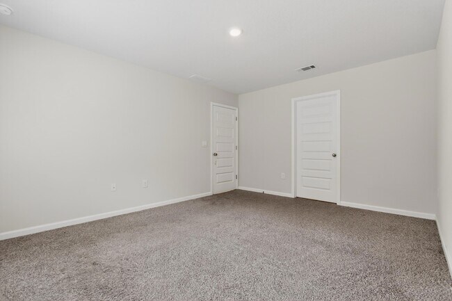 Building Photo - 6817 Interlachen Ln