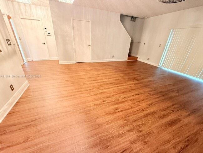 Building Photo - 10911 Jewel Box Ln
