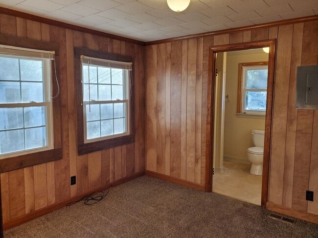 Building Photo - Lots of Space