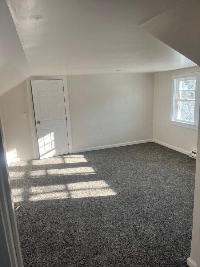 Building Photo - 3 bedroom 1 bath