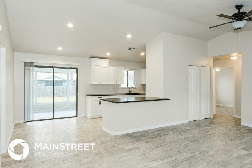 Building Photo - 751 Winchell St SW
