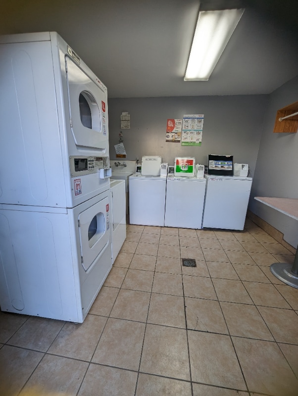 Building Photo - 1044 Rivara Rd