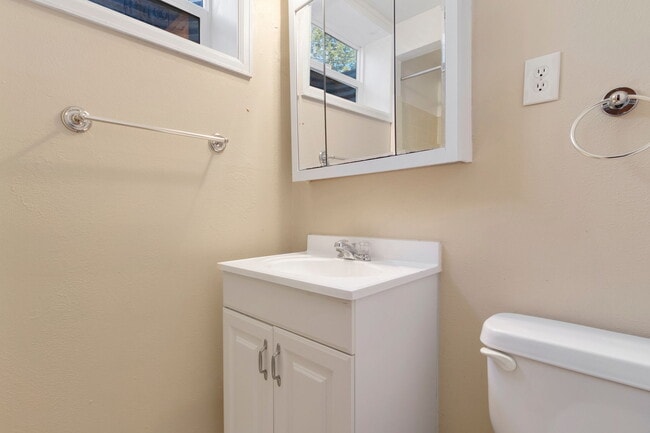 Building Photo - 7634 Newland St