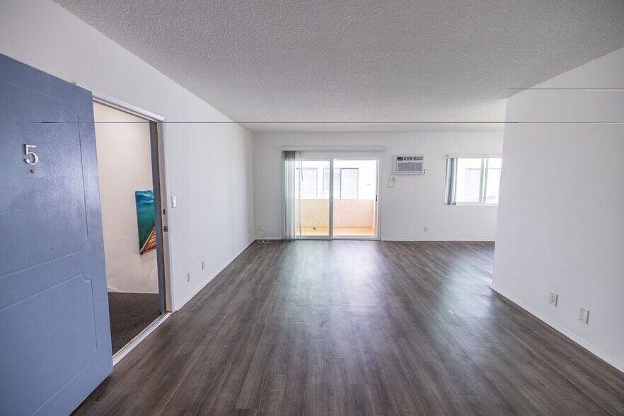 Building Photo - 1737 Glendon Ave